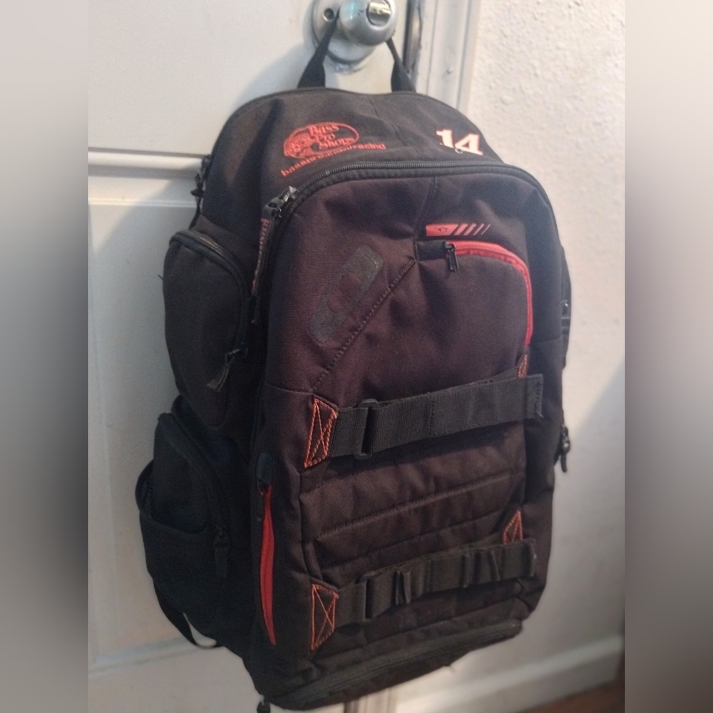 Backpack w/ Lots of Pockets
ft. Bass Pro Shops Racing
& NASCAR #14 Tony Stewart